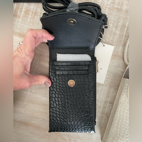 A New Day Cell Phone Purse Wallet Crossbody - Picture 4 of 4